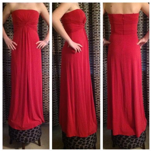 ❤❤Red BCBG long evening dress❤❤ - Picture 3 of 4